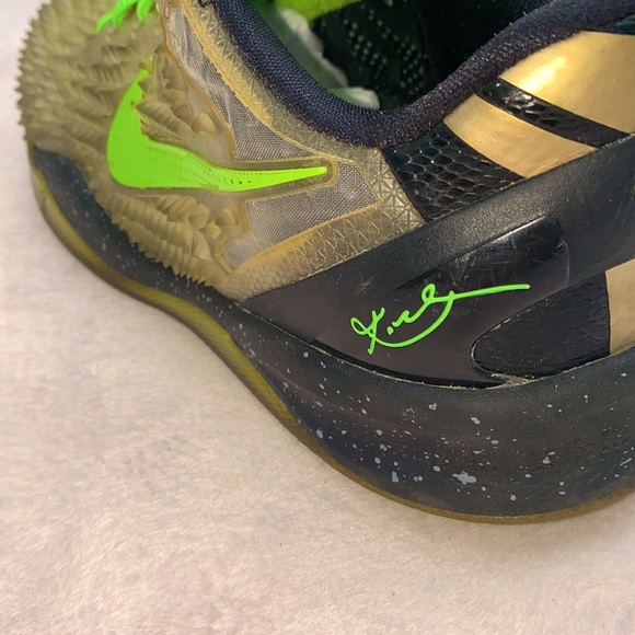 Nike Kobe 8 SS Christmas 2013 - Picture 8 of 13